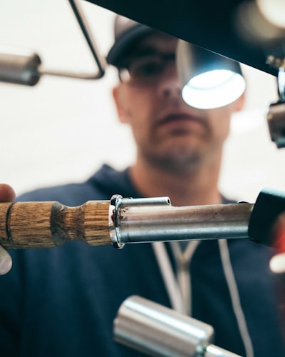 探险视频集锦中皮划艇激流勇进的冒险故事画面